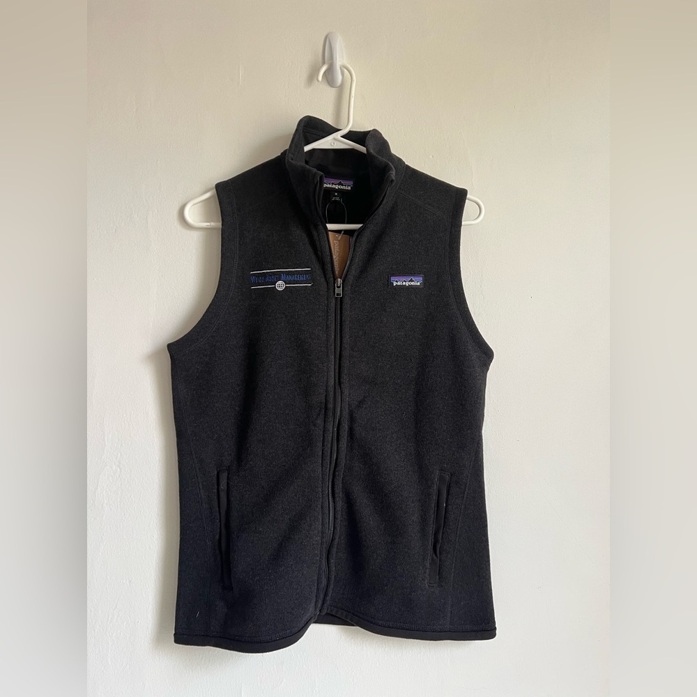 MEDIUM Patagonia better sweater vest slim fit nwt black full sip logo black